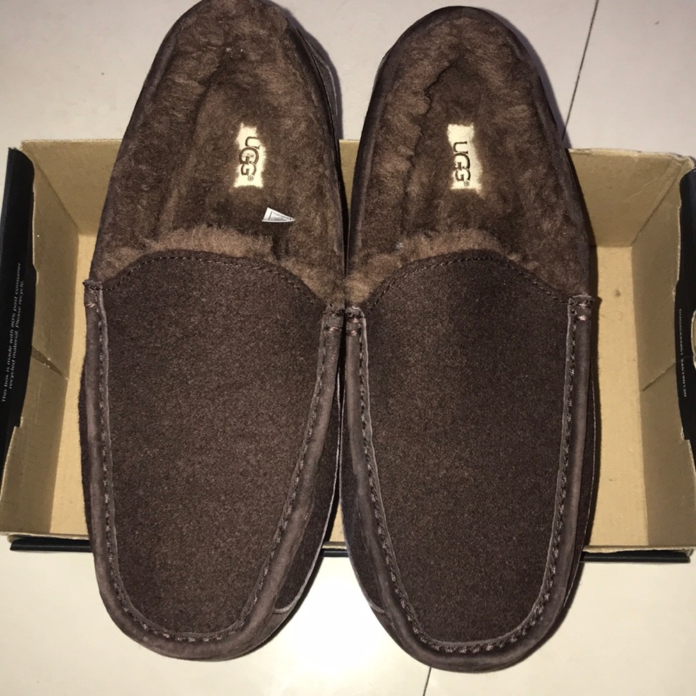 UGG Slippers NWT